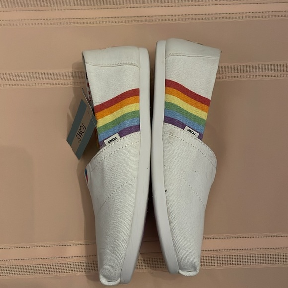 Tom’s  brand new with tags. Never worn rainbow Pride Tom’s - Picture 3 of 6